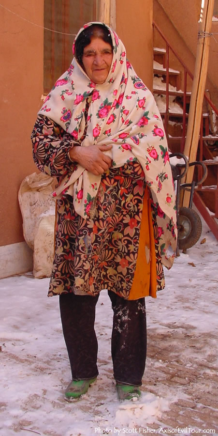 Old woman in Abyaneh
